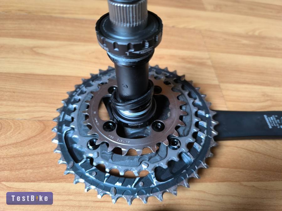 Shimano Deore XTR  Integrált hajtómű középcsapággyal FC-M980