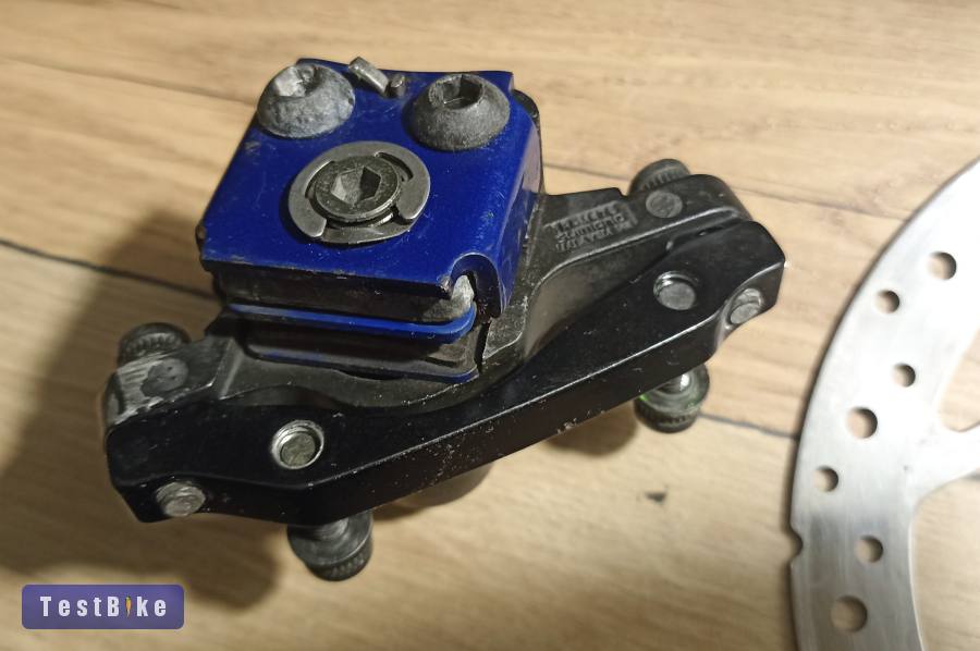 Shimano mechanikus BR-M475 első fék 160mm tárcsával