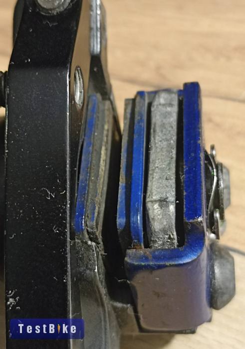 Shimano mechanikus BR-M475 első fék 160mm tárcsával