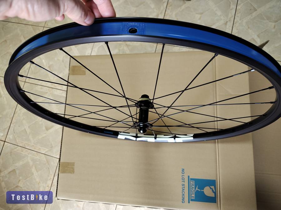 Shimano MT500 első kerék nem használt