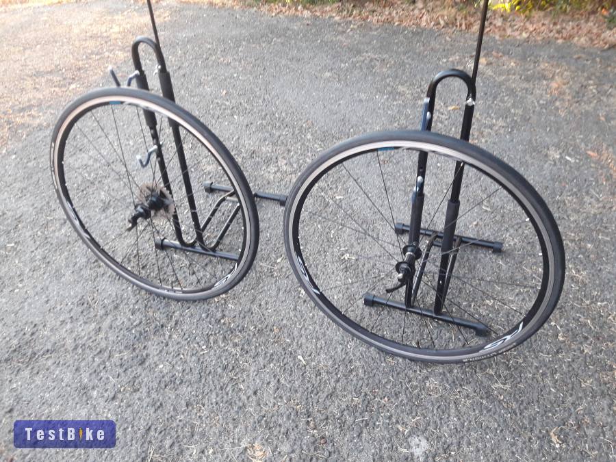 Shimano RS kerékszett, 24/20 küllős, 9-es sorral