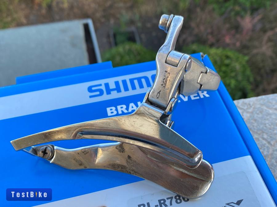 Shimano RX 100 első vált 2/3 sebességes.
