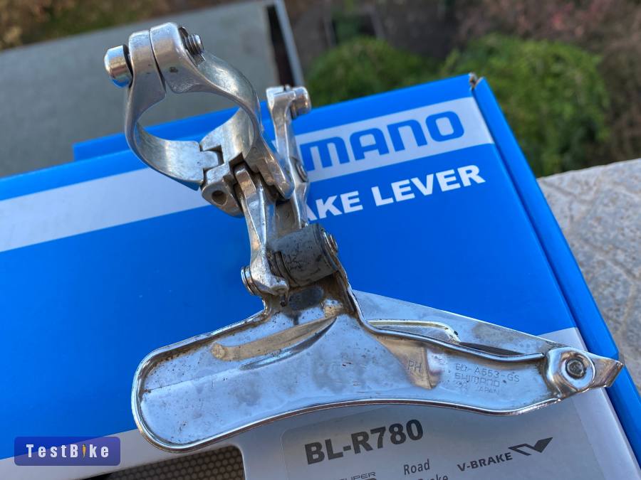 Shimano RX 100 első vált 2/3 sebességes.
