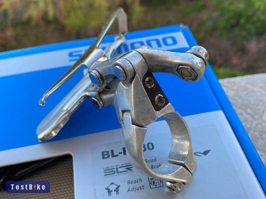 Shimano RX 100 első vált 2/3 sebességes.