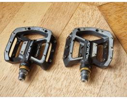 Shimano Saint platform és Shimano XT SPD pedálok