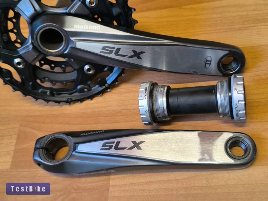 Shimano SLX  Integrált hajtómű középcsapággyal FC-M660