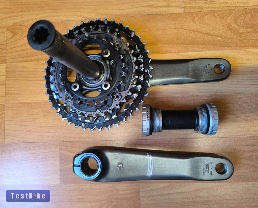 Shimano SLX  Integrált hajtómű középcsapággyal FC-M660