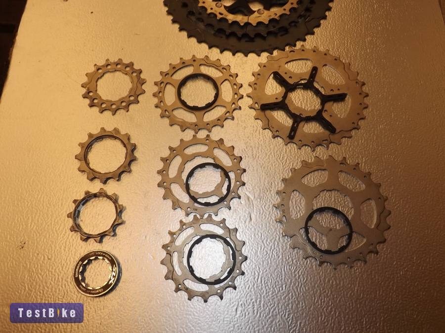 Shimano SLX CS-M7000 11-46-os lánckeréksor.