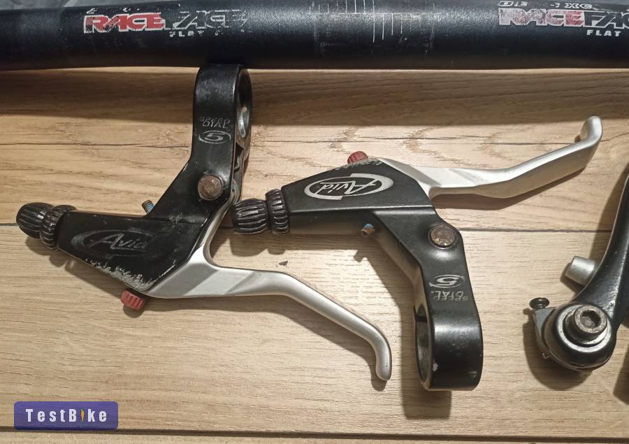 Shimano SLX első váltó, mtb cuccok