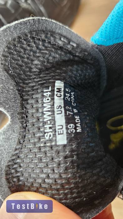 Újszerű Shimano SPD kerékpáros MTB cipő 39 méretben