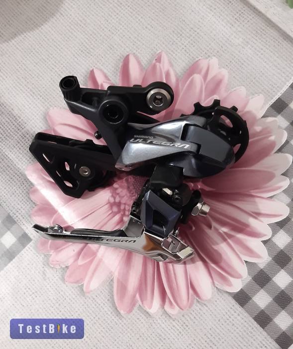 Shimano Ultegra RD-R8000 hátsó váltó és FD-R8000 első váltó.