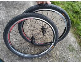 Shimano v és tárcsafékes kerék szett 26"