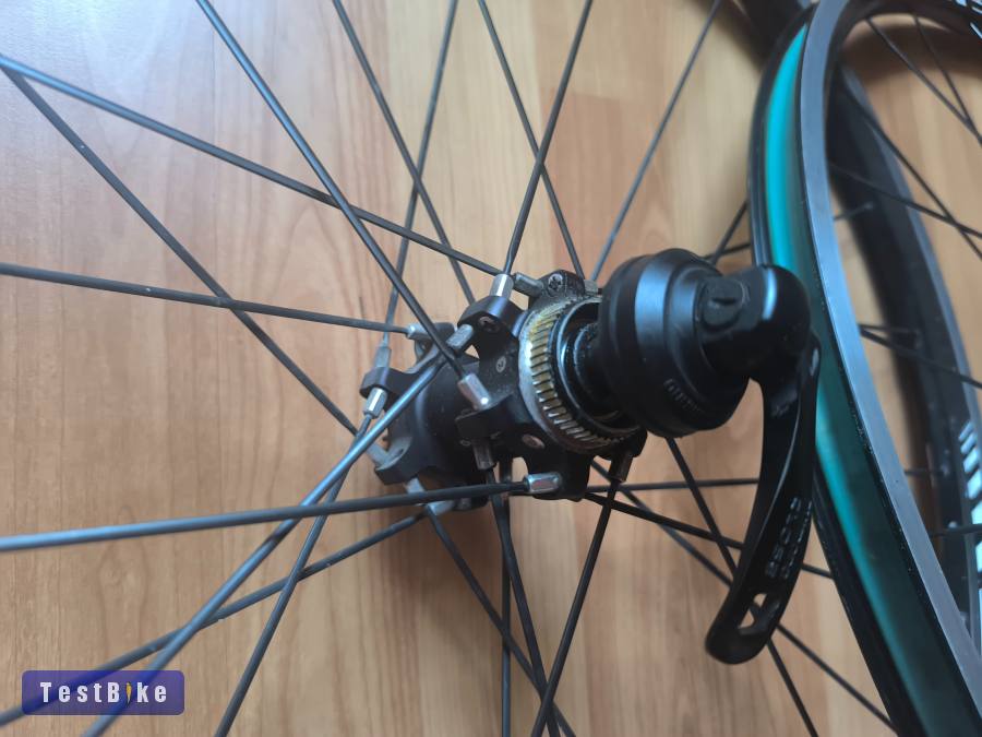 Shimano WH-M565 26"-os felni/ tárcsafékes  kerékszett 
