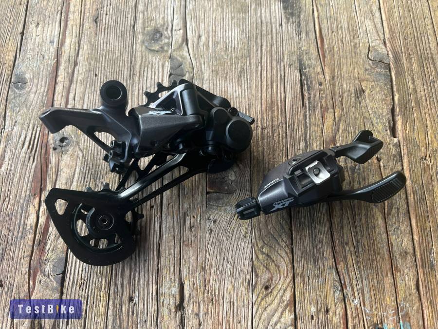 Shimano XT M8100 hátsó váltó + XT váltókar.