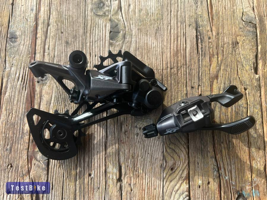 Shimano XT M8100 hátsó váltó + XT váltókar.