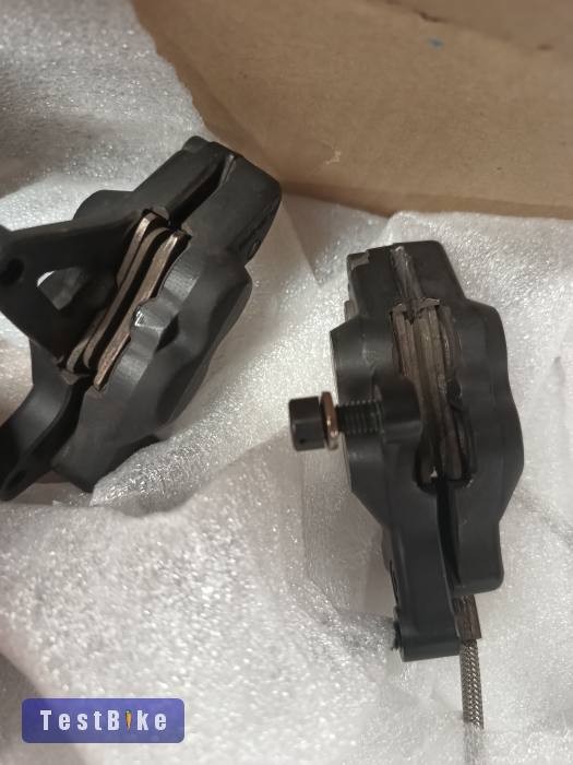 Shimano XT tárcsafék 4 dugattyús