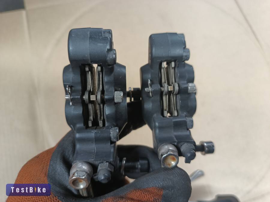 Shimano XT tárcsafék 4 dugattyús