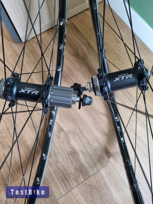 Shimano XTR WH-m985 Disc Front and Rear Wheels 26"          