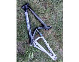 Simplon karbon összteleszkópos váz 26"