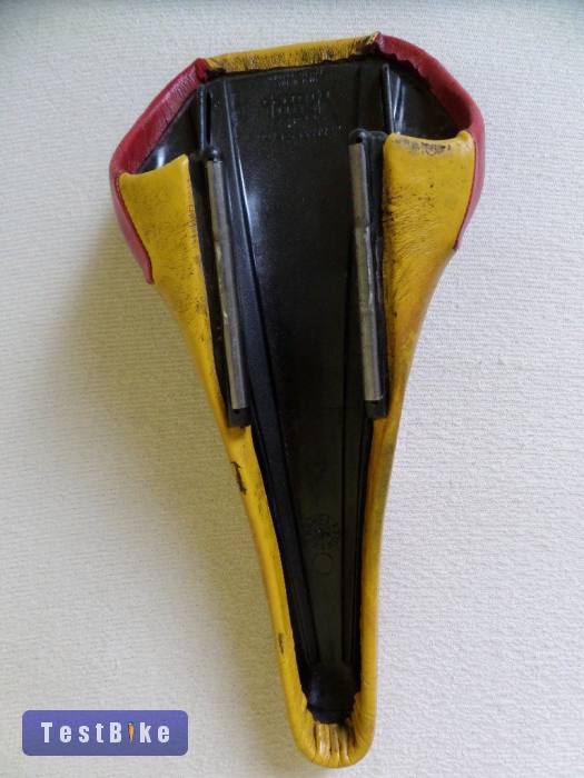 Simplon racing team különleges sinkiképzésö börnyereg