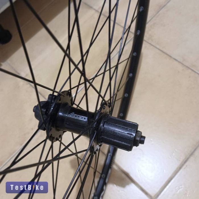 SNM-Assess 28/29 colos (622 mm - 700c) trekking hátsó kerék