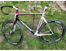 Sokat látott karbon Merida váz.