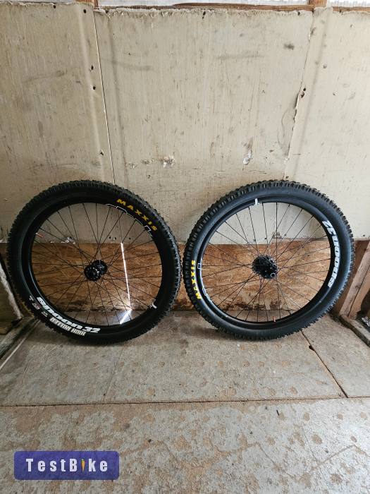 Spank Spoon 32+DT350 rachet kerékszett eladó