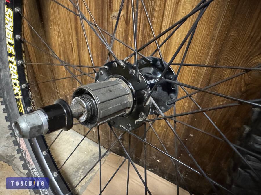 Specialized Big Hit gyári kerekek 