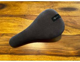 Specialized dirt nyereg