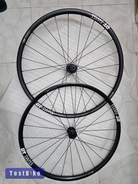 Specialized/DT R470 Centerlock átütőtengelyes kerékszett