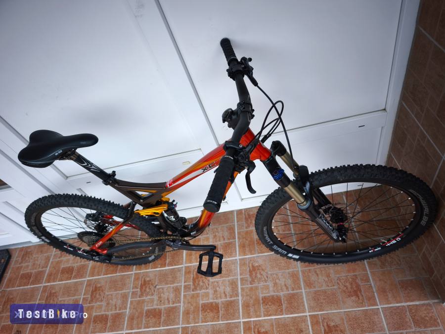 Specialized FSR XC Expert – új kb. 50 km futású alkatrészek