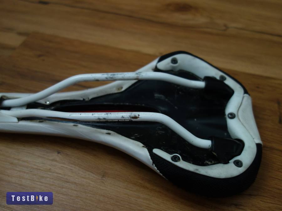 Specialized nyereg (fehér)