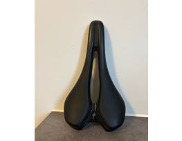 Specialized Romin Evo 143mm nyereg 