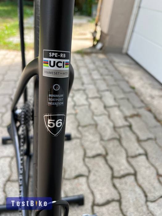 Specialized Roubaix SL8 Sport 105, 2025