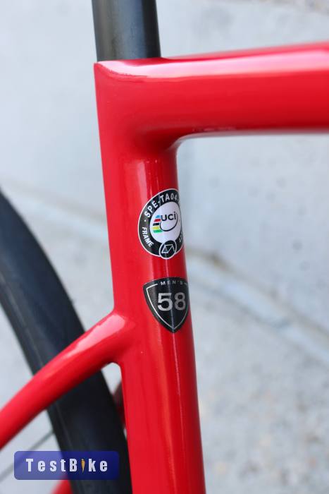 Specialized S-Works Tarmac Disc Dura-Ace R9120 váltás,fék