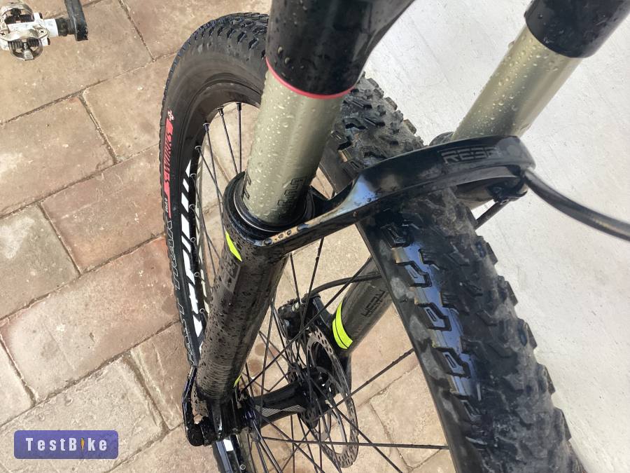 Specialized stumpjumper alu vaz Rock Shox Reba telo