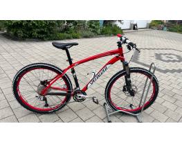 Specialized Stumpjumper rengeteg új alkatrésszel, M-es méret