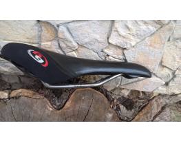 Specialized titán pálcás, bőr nyereg