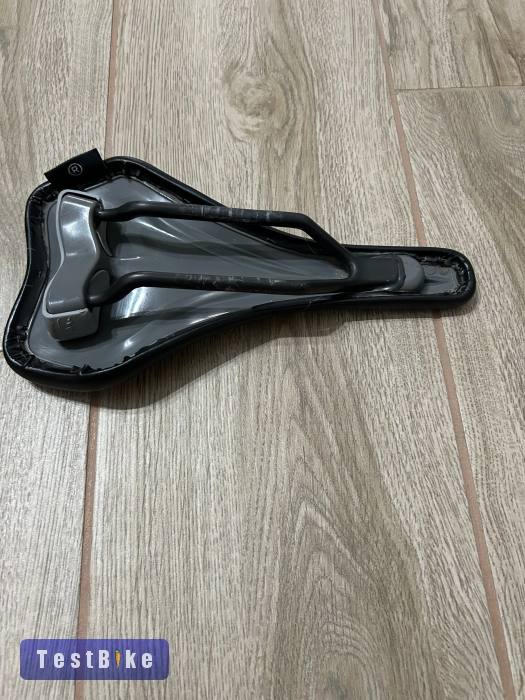 SQlab 612 Ergowave Carbon Nyereg 14 cm-es