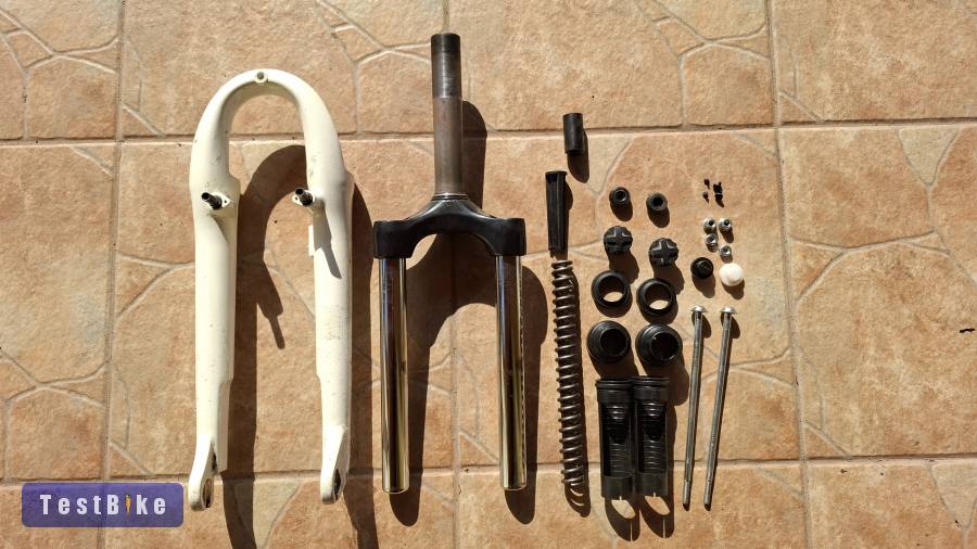 SR Suntour M3010 első teleszkóp