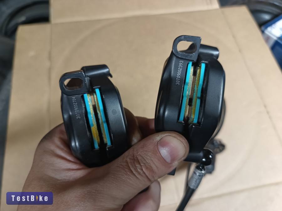 Sram Code R tárcsafék 4 dugattyús