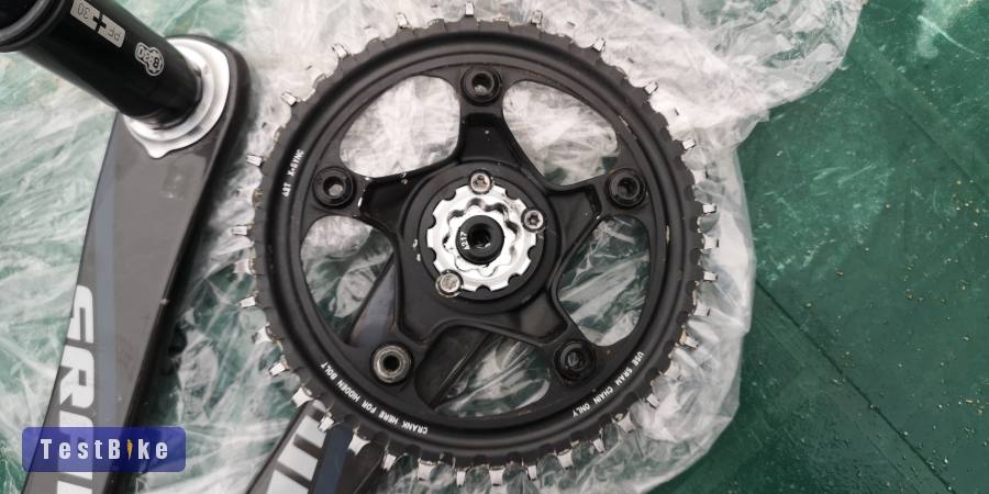 Sram Force BB30, 172,5 hajtókar, 42T X-Sync lánctányér