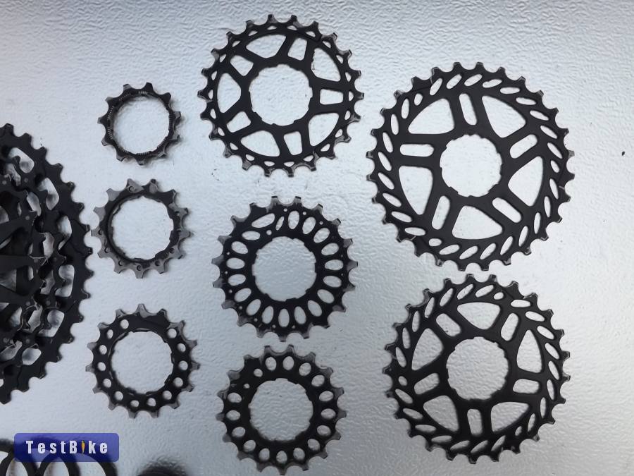 Sram NX PG-1130 11-42-es lánckeréksor 11s.