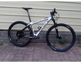 Storck Rebel Nine R29, karbon