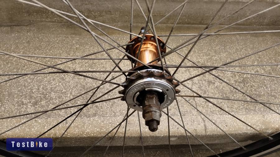 Sturmey Archer Trinity single speed alu hátsó kerék 28" CST 