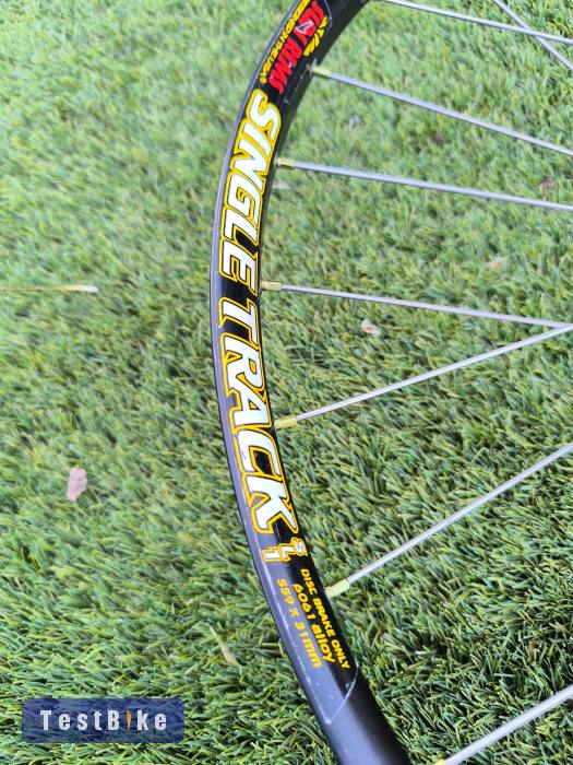 Sun Ringlé Demon / Single Track qr20 26" első kerék