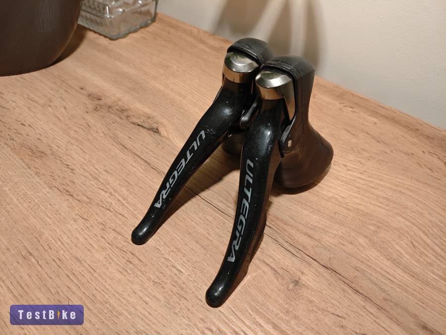 Szép állapotú Ultegra ST-6800 fékváltó karok 2×11