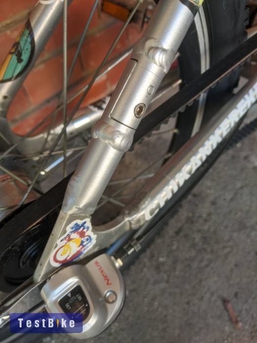 Szíjhajtásos és felújított 20 colos agyváltós kontrás bicaj