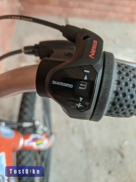 Szíjhajtásos és felújított 20 colos agyváltós kontrás bicaj