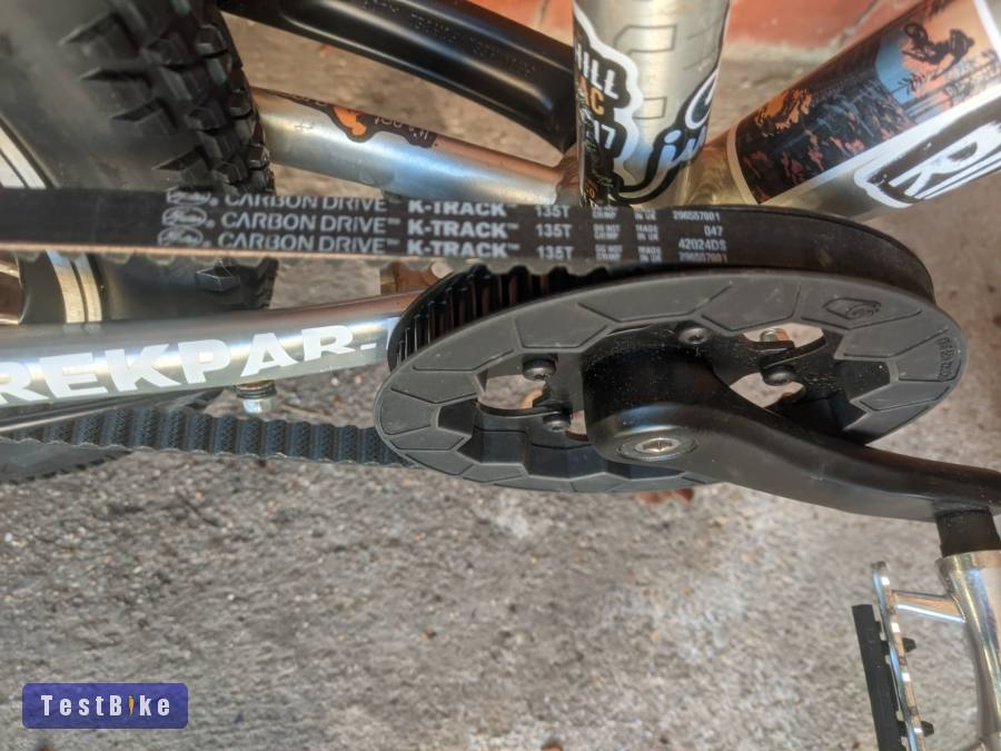 Szíjhajtásos és felújított 20 colos agyváltós kontrás bicaj